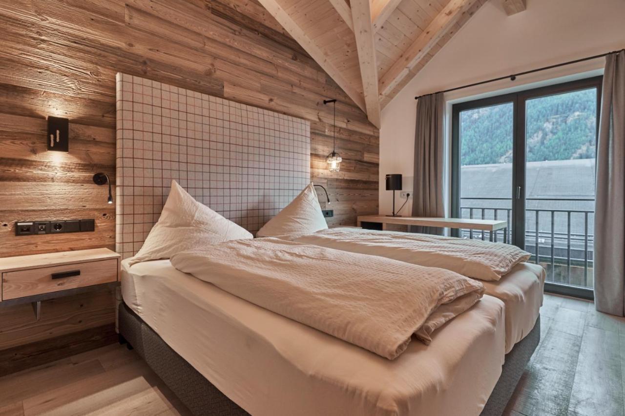 Chalet - The Peak